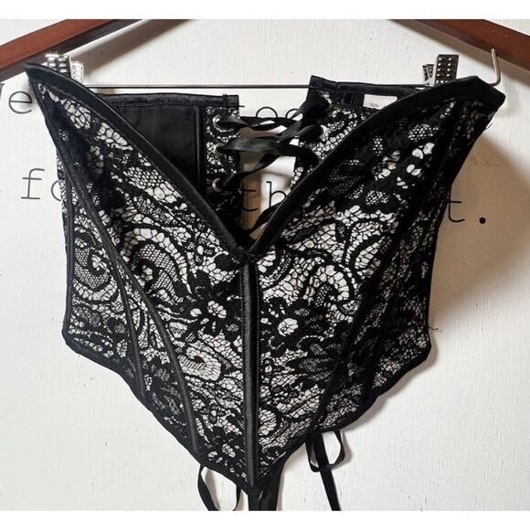 Women's Back Lace Up Corset Size Small.      A - Picture 1 of 6